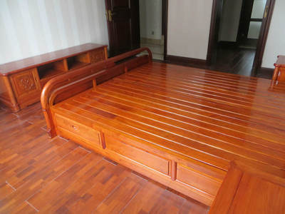 禧韻瓏紅木家具 緬花雙人床與家具制品的匠心之選